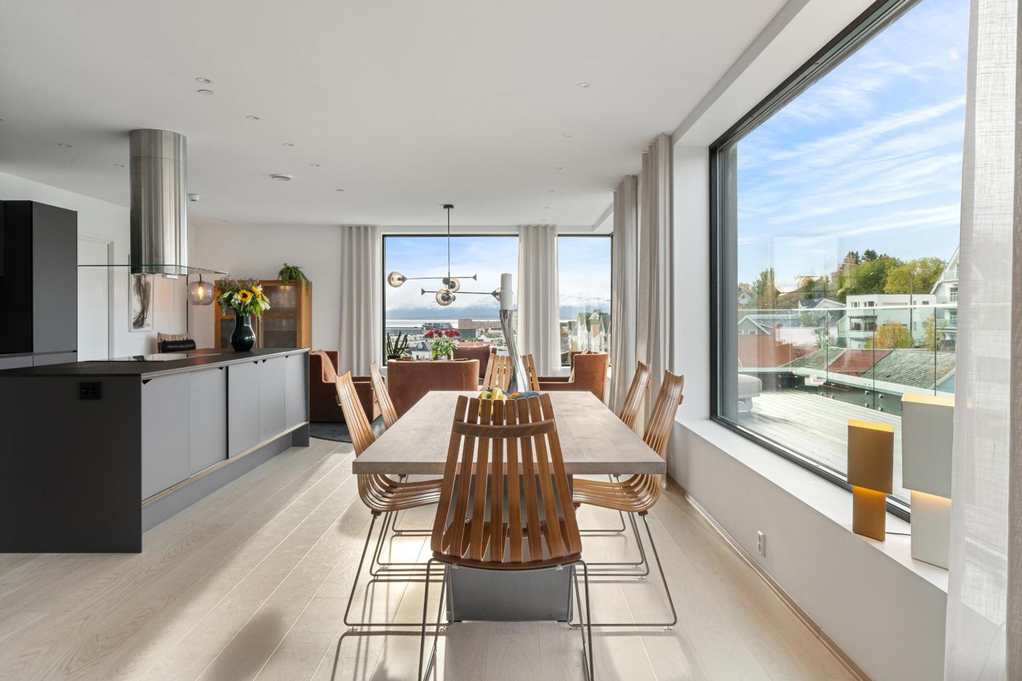 Luxury Apartment Downtown Tromso With 2 Bedrooms And 2 Bathrooms And Parking Kültér fotó